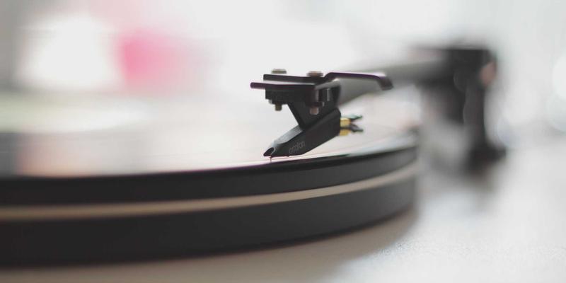 网络技术新篇章：多云与混合云架构如何打通数据孤岛，实现高效云间互联